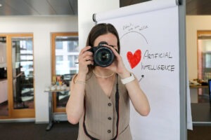 Authentische Team-Momente festgehalten durch Event-Fotografie