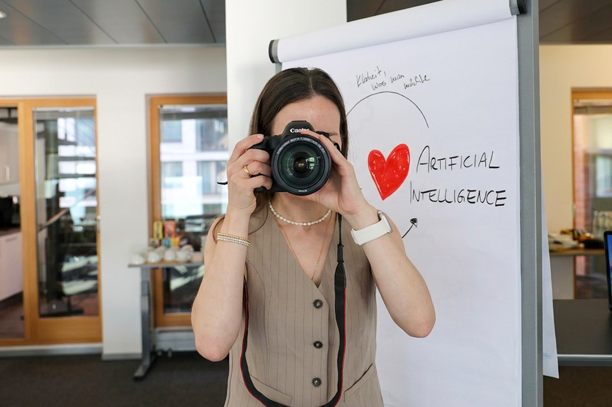 Authentische Team-Momente festgehalten durch Event-Fotografie