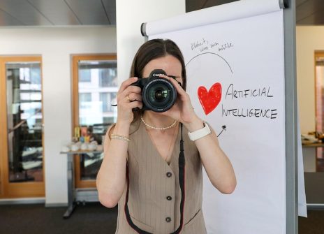 Authentische Team-Momente festgehalten durch Event-Fotografie