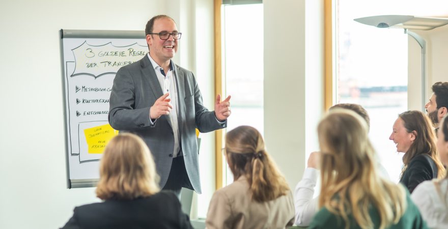 Spannender-Vortrag-im-Neuland